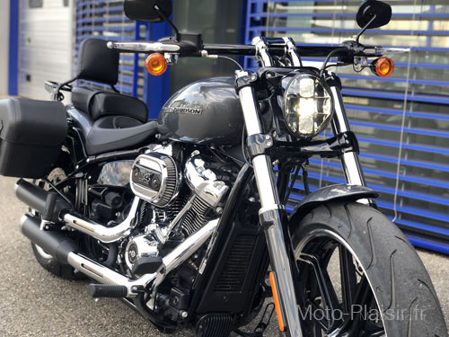 Harley Davidson Breakout Motorrad Vermietung Frankreich