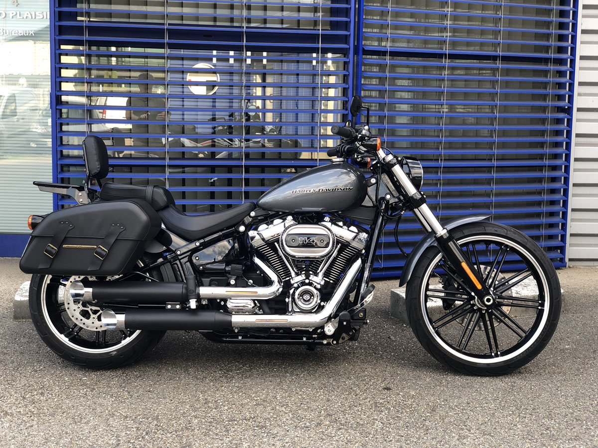 Harley Davidson Breakout motorcycle rental